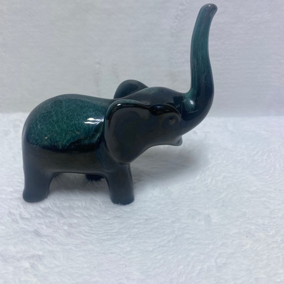 Vintage Blue Mountain Pottery Ceramic Elephant Figurine Teal & Black - Picture 4 of 10